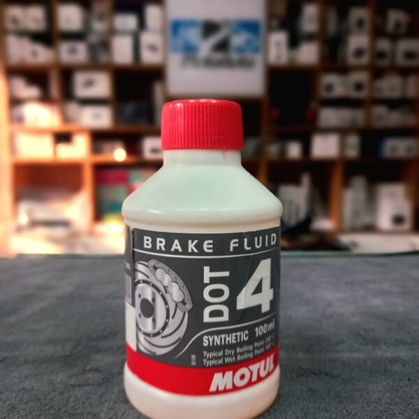 Motul DOT 4 Brake Fluid